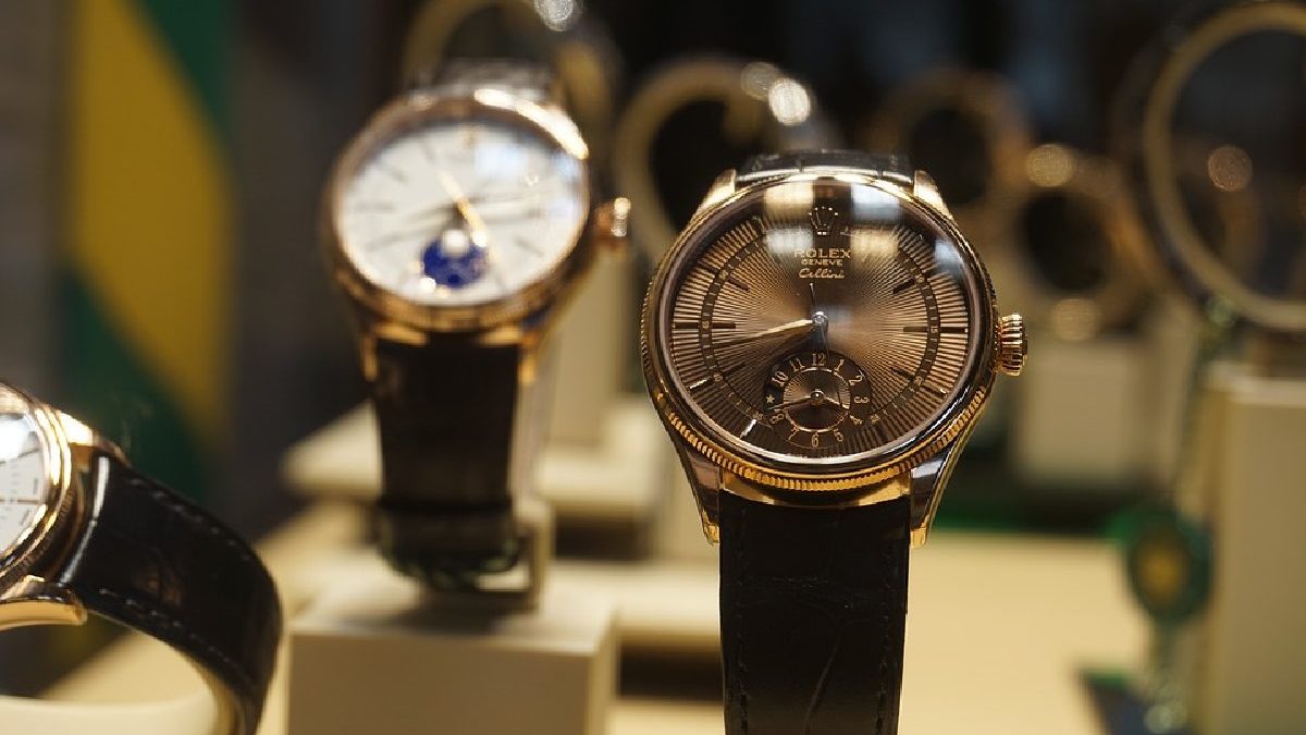 What You Need To Know When Buying Luxury Watches Online