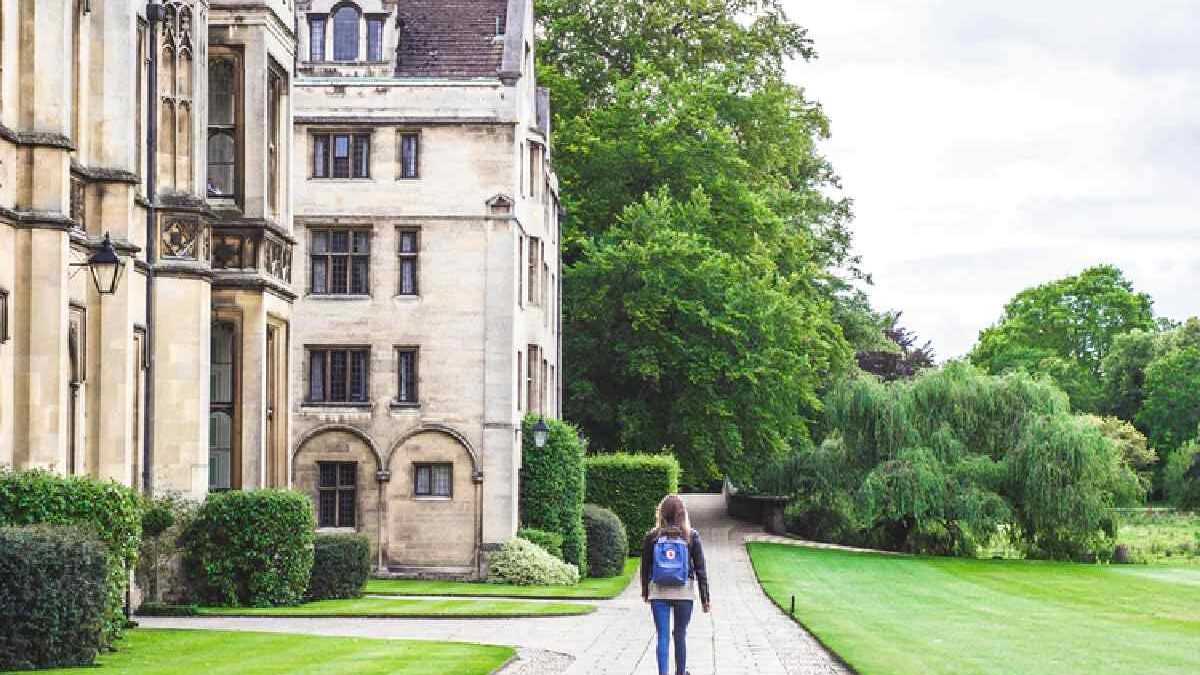 6 Important Things to Consider Before Moving to University!