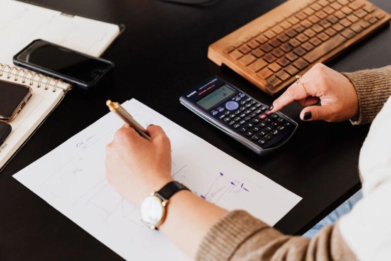 5 Essential Characteristics to Become an Accountant
