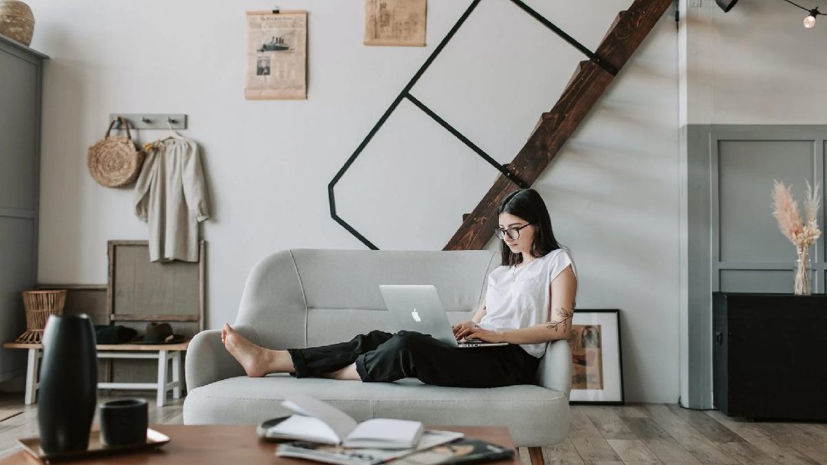 10 Home-Based Businesses You Can Start with just a MacBook