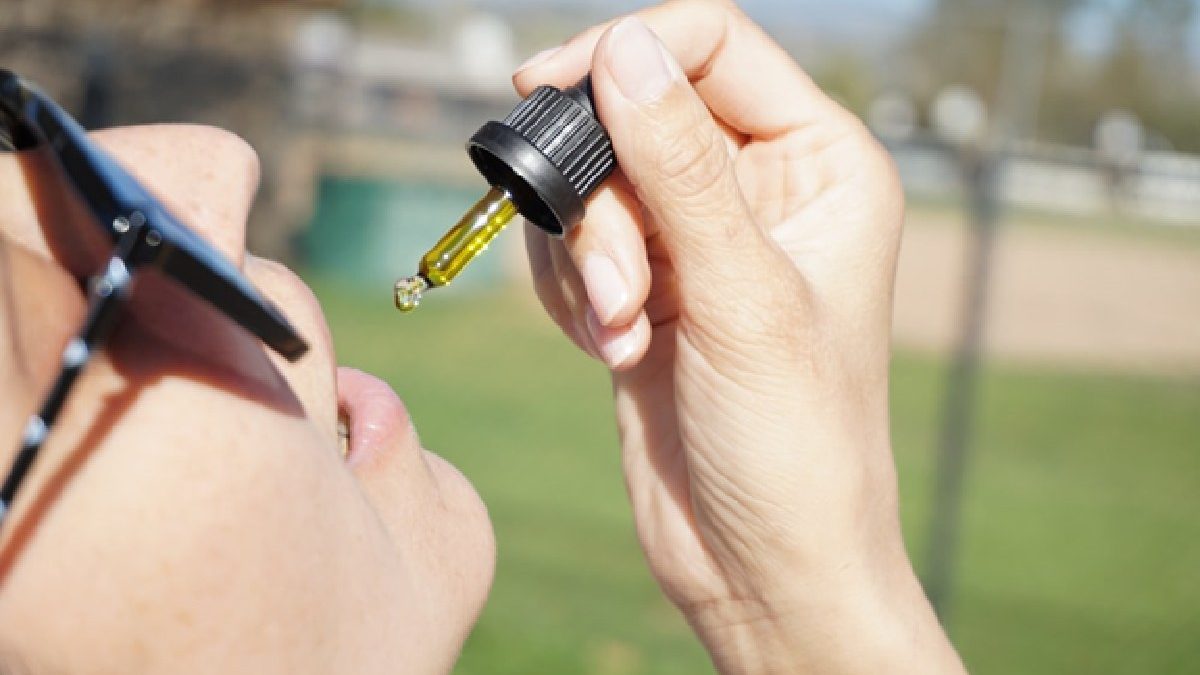 5 Awesome Reasons Why Seniors Are Using CBD Oil