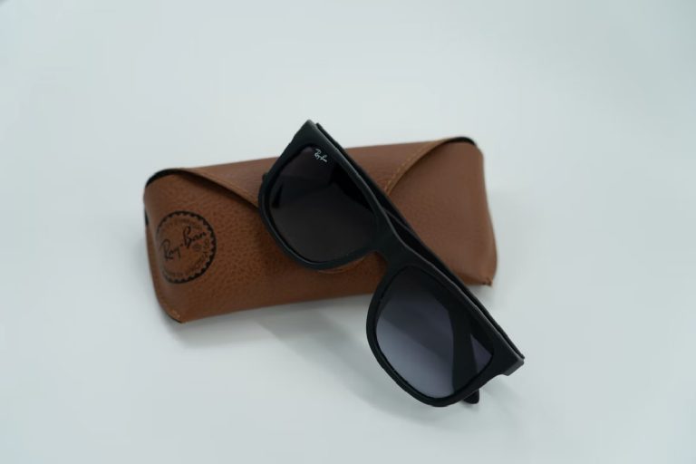 Do you want to fix your Ray-Bans?