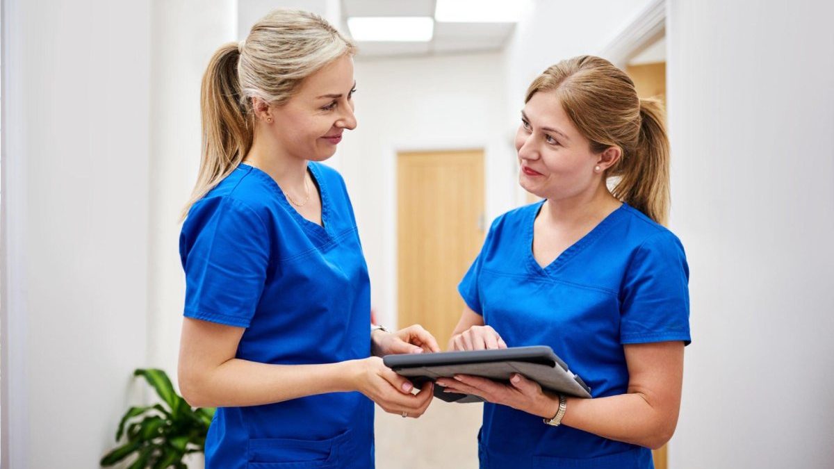 How Nurses Can Get Better at Managing Critical Situations in the Workplace