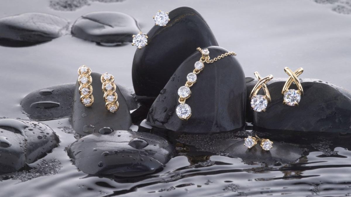 Is Gold Jewelry Waterproof?