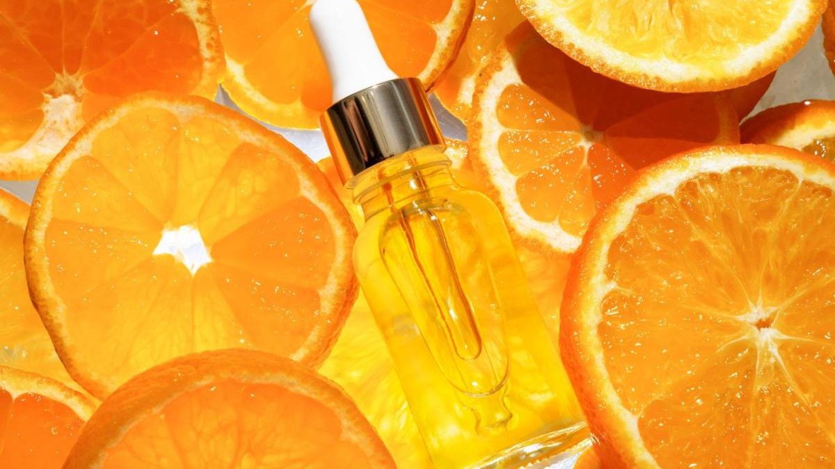 5 Proven Benefits of Vitamin C Oil For Skin