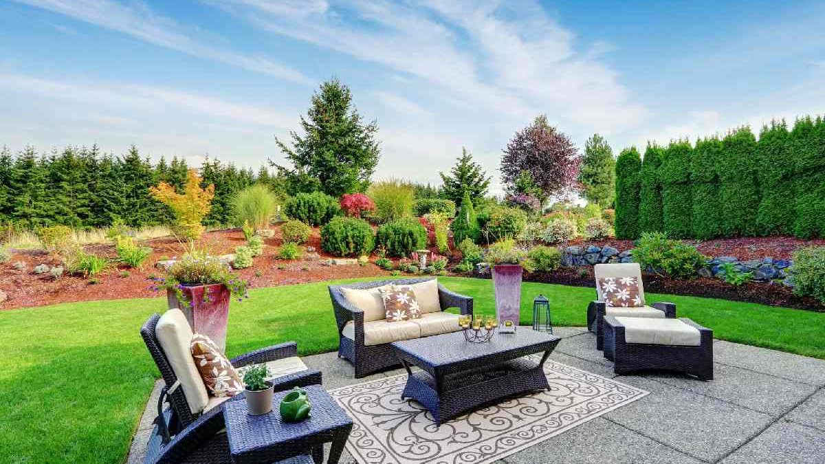 4 Patio Seating Ideas for a Resort-Like Experience at Home