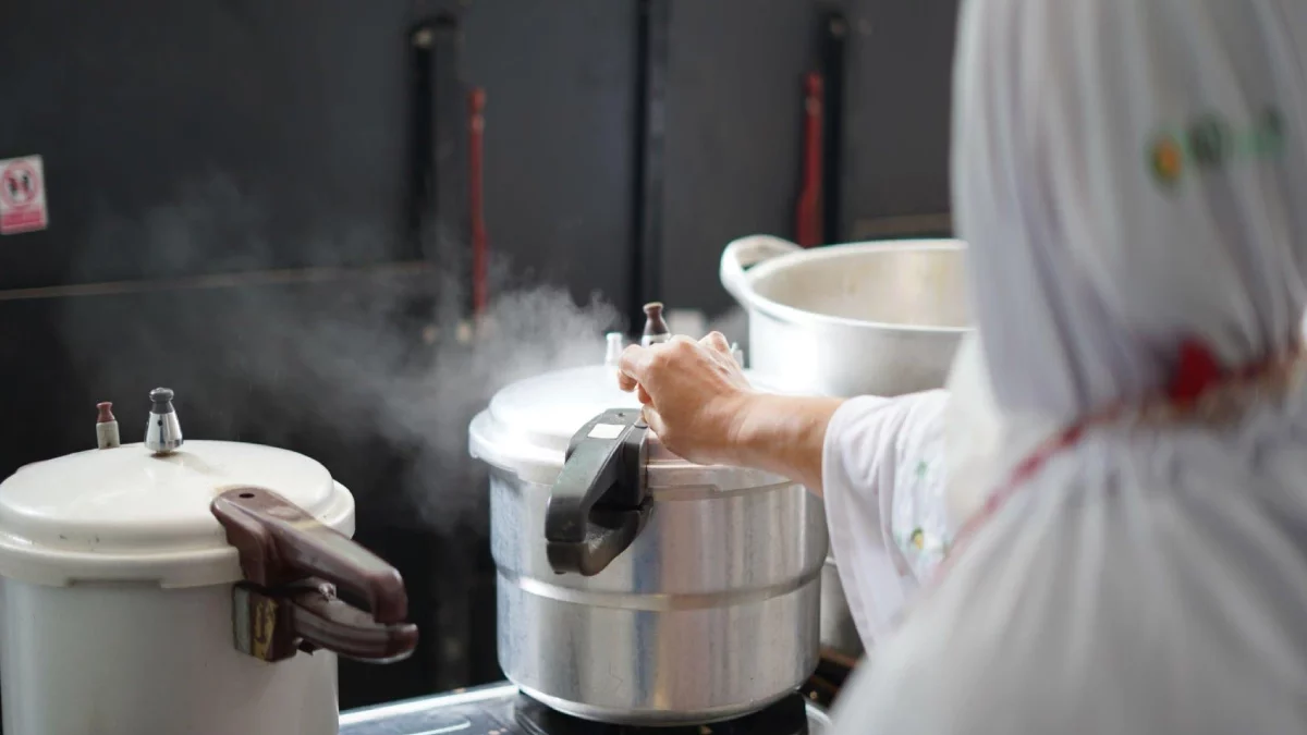 Maximizing Efficiency: Tips for Using a Commercial Kitchen Steamer in a Busy Restaurant