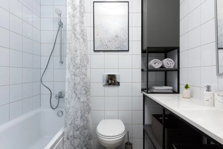 Are White Tiles in a Bathroom a Good Idea?