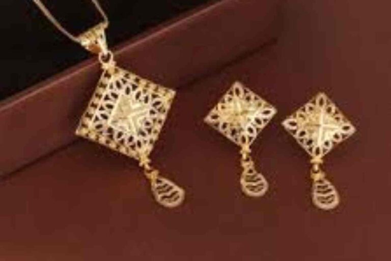 Gold Pendants: Cherish Timeless Moments with Perfect Elegance