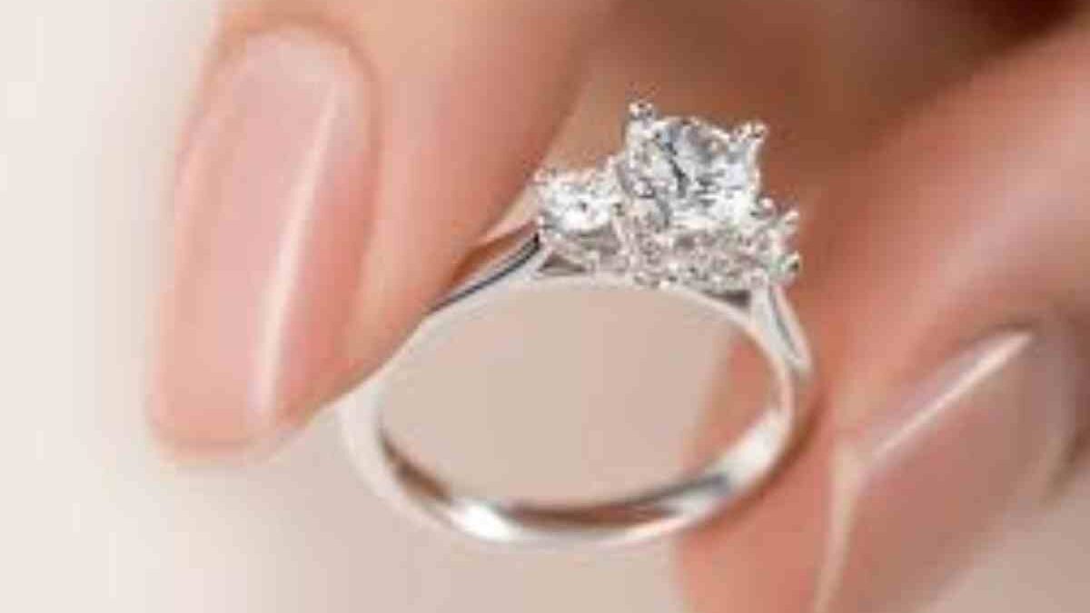 A Guide to Trendy Natural Diamond Engagement Rings – Details