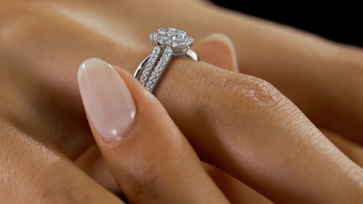 A Guide to Trendy Natural Diamond Engagement Rings