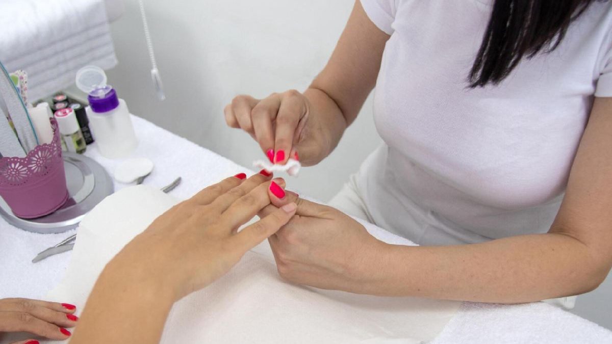 Title: A Complete Guide to Becoming a Qualified Nail Technician in Australia