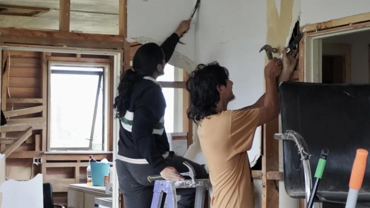 Money-Saving Tips for Repairing a Damaged House on a Budget