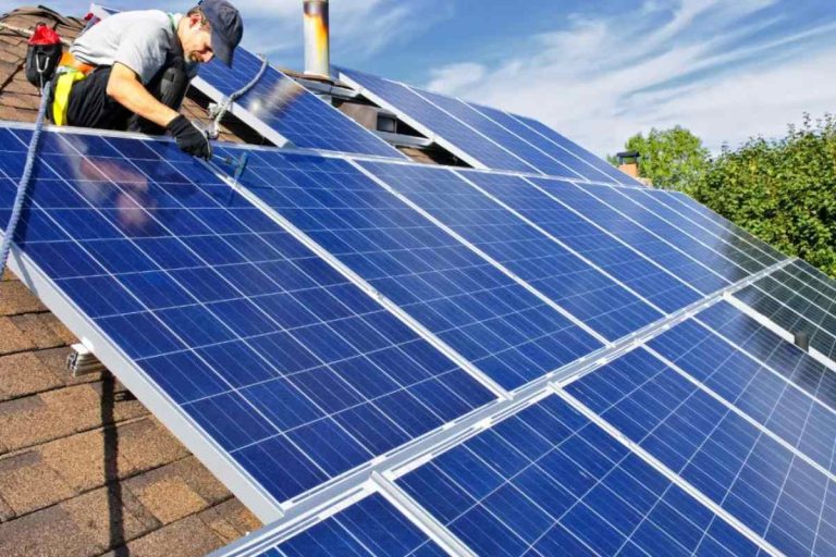 Navigating Solar Financing Options for Your Small Modern House