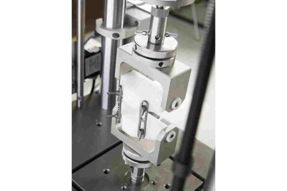 How are Spinal Implants Tested_