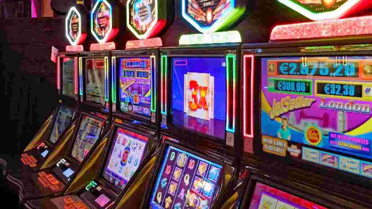From Fruit Machines to 3D Adventures: The Evolution of Slot Technology
